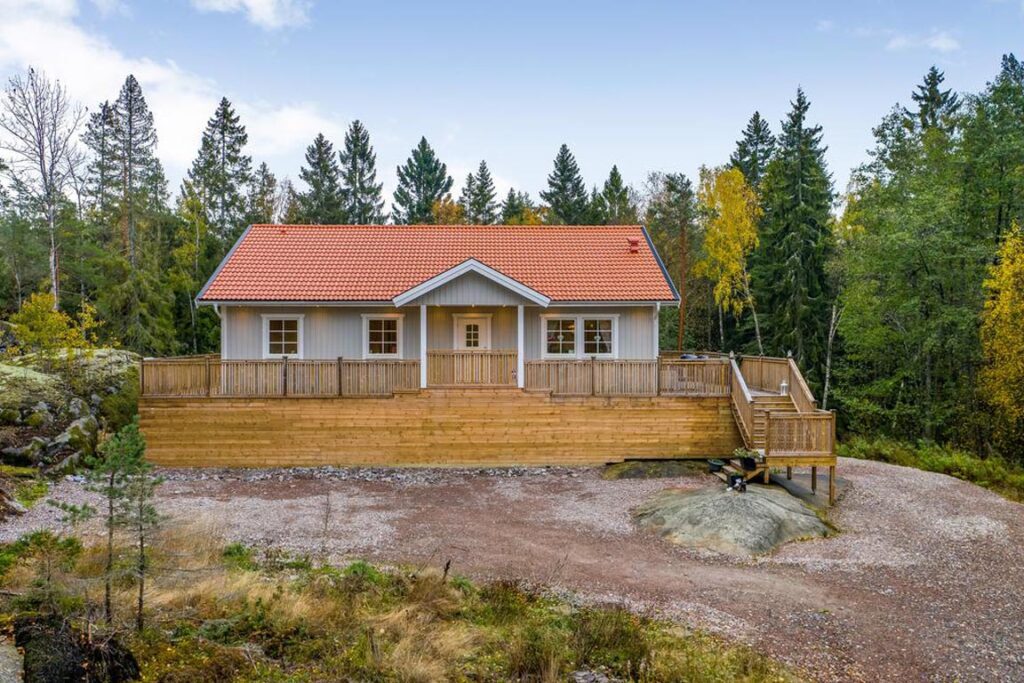 Tillbyggnad Trädäck. Hölö Södertälje